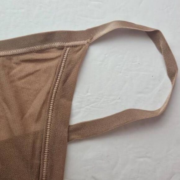 SKIMS PANTY NWT - Picture 2 of 9